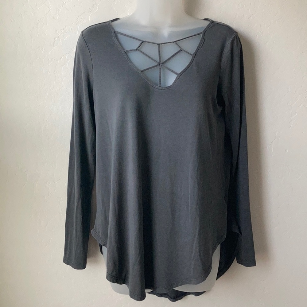 American Eagle Medium charcoal cage front flow top